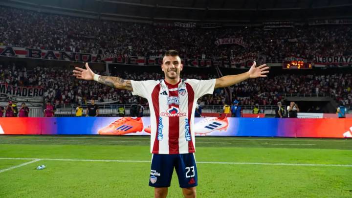 Policía vigiló el VAR en gol de Junior a Nacional y se hizo viral: el 'tiburón' acaricia la final