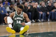 Bucks' Giannis Antetokounmpo to miss 2 to 4 weeks with right calf strain: Source