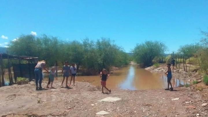 Aseguran que las lluvias dejaron a 26 familias en Caucete aisladas