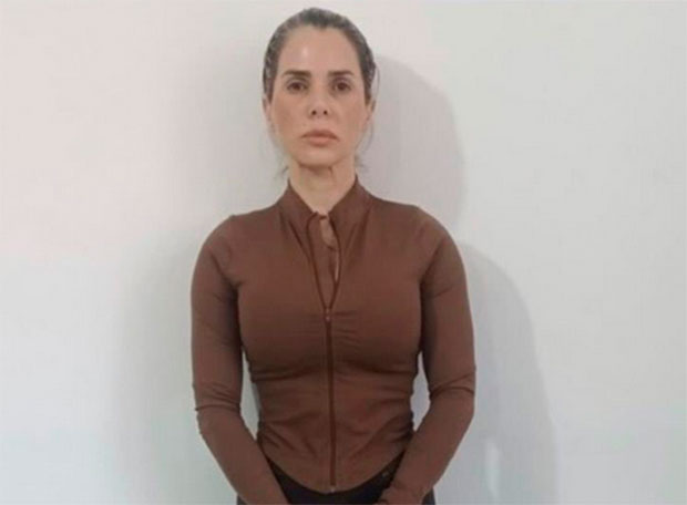 Aprehendida por solicitar dinero en nombre de funcionarios para cometer irregularidades