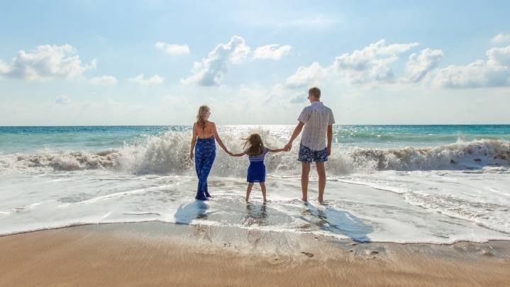 Family in Totally Perfect Photo Actually Really Messed Up