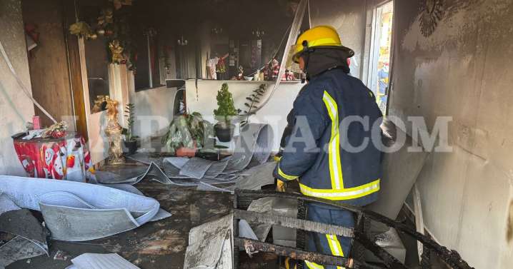 Una veladora causó incendio en una casa en Caldas: comunidad apagó el fuego antes de que llegara Bomberos
