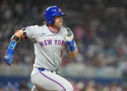 Blue Jays Predicted To Trade Gold Glove Winner For Mets Veteran