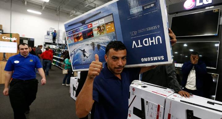 Los consumidores de EE.UU. compran en línea 11,800 millones de dólares durante el Black Friday