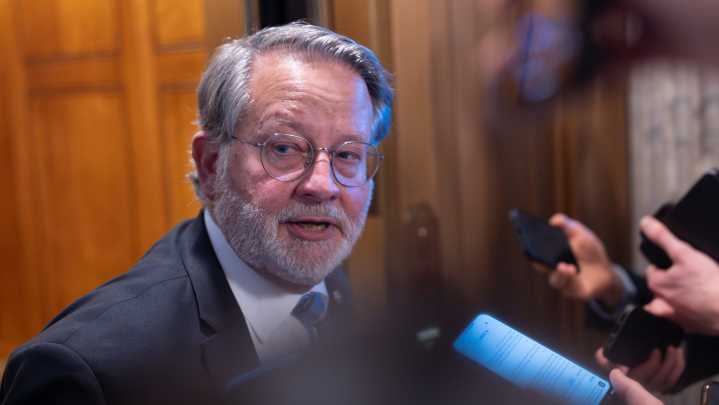 Peters pushes bill that responds to misconduct at Detroit VA hospital
