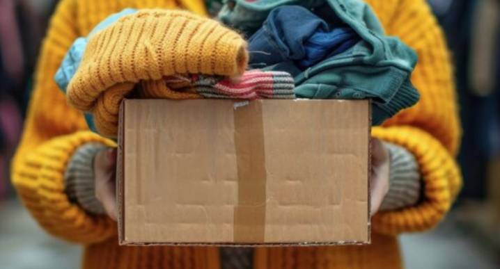 Organizaciones donarán ropa en Chicago con bajas temperaturas: conoce dónde y cuándo recibir abrigos gratuitos