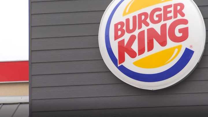 Man, 24, stabbed at Burger King while trying to de-escalate fight – NBC Chicago