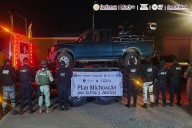 Detienen a 10 y decomisan armas y vehículos y armas en Michoacán
