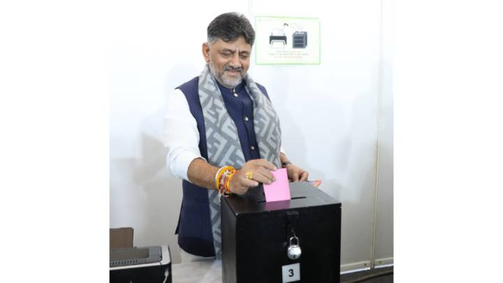 DCM DK Shivakumar cast his vote in Karnataka State Cricket Association Presidential election