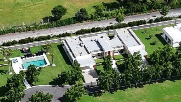 La causa Sur Finanzas sigue ramificándose y ahora incluye a otro dirigente de la AFA que le compró un propiedad a Tevez