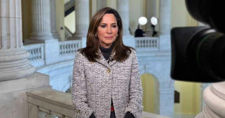 María Elvira Salazar arremete contra pausa migratoria impuesta por Trump a ciudadanos de Cuba y otros 18 países