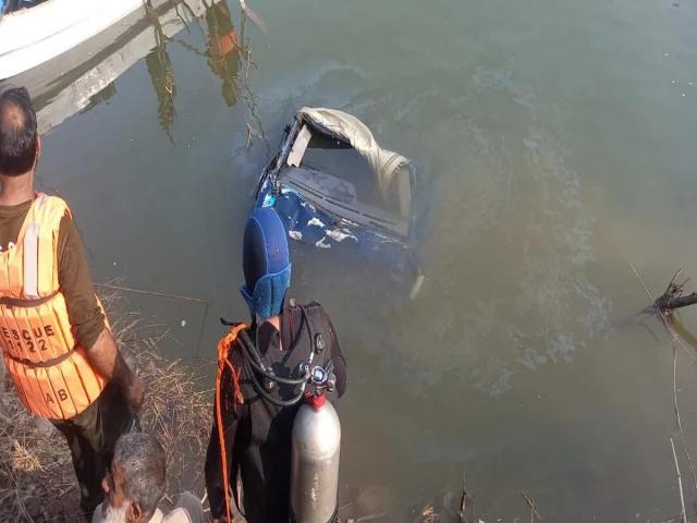 Death toll in Jhelum River van accident rises to six