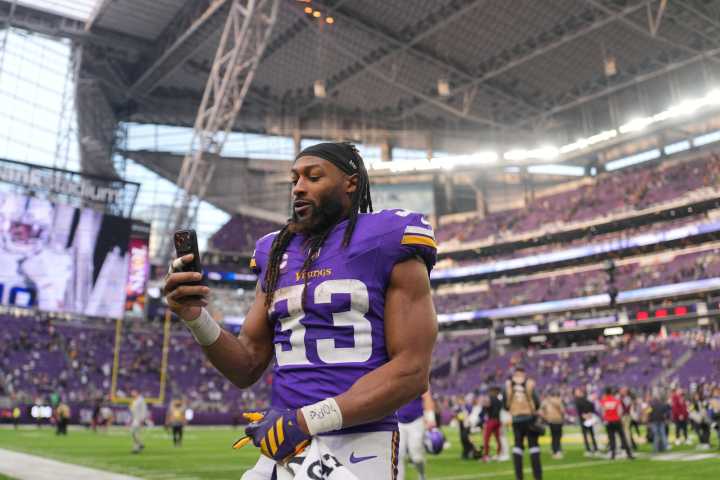 Aaron Jones gets pseudo homecoming as Vikings play Cowboys