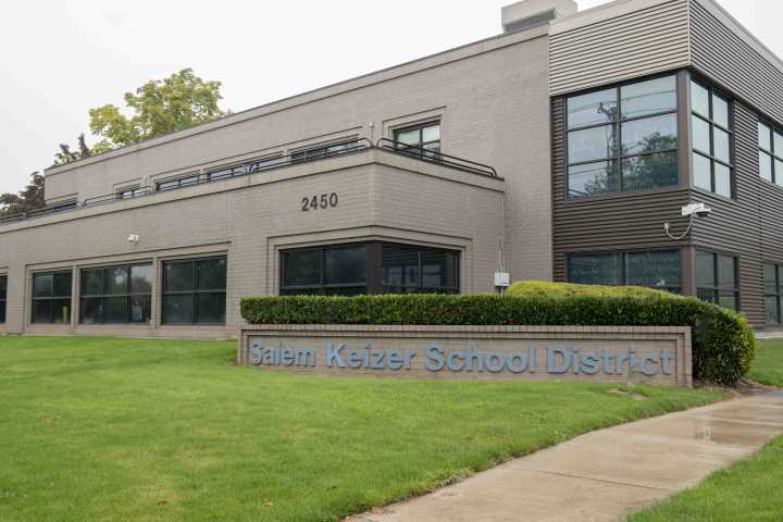Salem-Keizer School District asks teachers to consider lower raise amid budget cuts