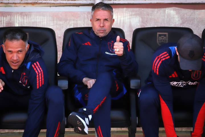 FOTO. El dato que alza a Gustavo Álvarez como uno de los mejores entrenadores en la historia de la U de Chile