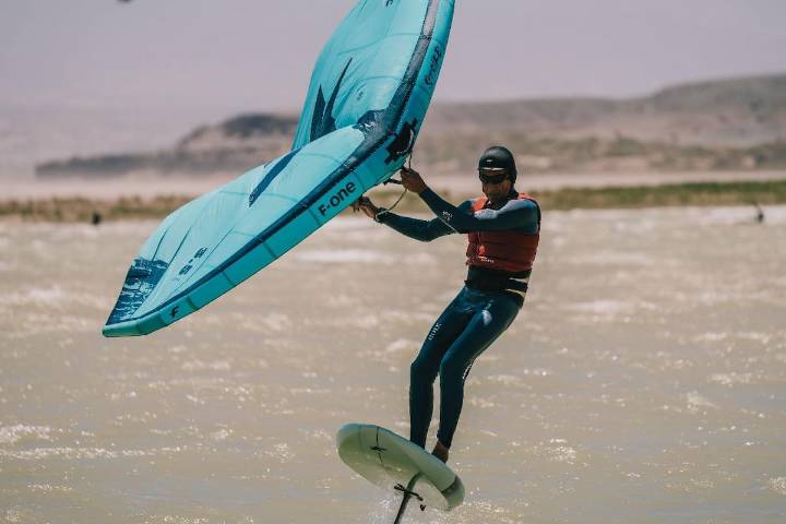 “Volar por arriba del agua es inexplicable”. Cómo es el deporte del momento que cambió para siempre la forma de navegar
