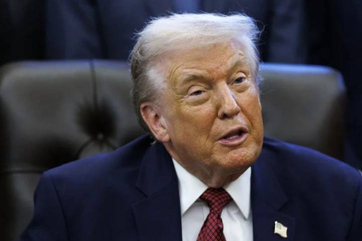 Trump dice que plan para Venezuela va "más allá" de campaña de presión contra Maduro