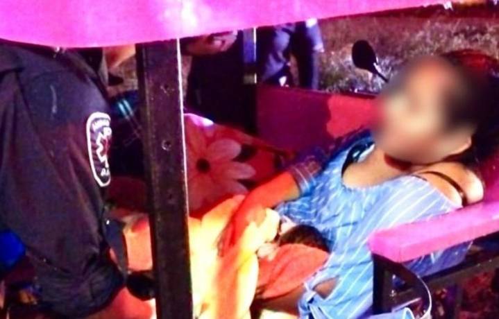 Mujer da a luz en un mototaxi con ayuda de paramédicos en Kanasín