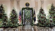 Los Trump celebran su primera Navidad de regreso a la Casa Blanca
