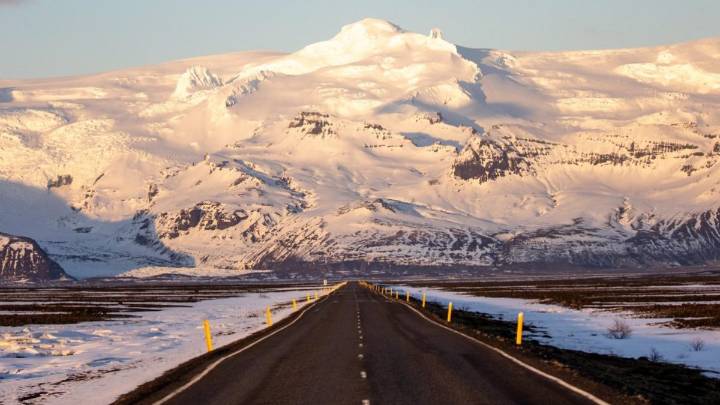 The winter road trip with ice caves, volcanoes, Northern Lights