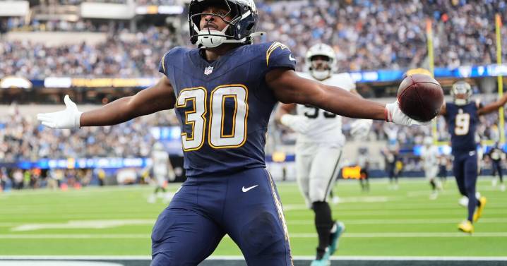 Chargers send rival Raiders to 6th straight loss, 31