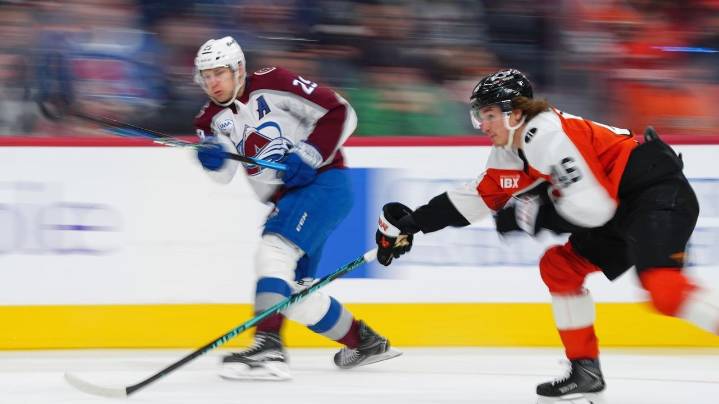 Nichushkin, MacKinnon help Avalanche increase NHL