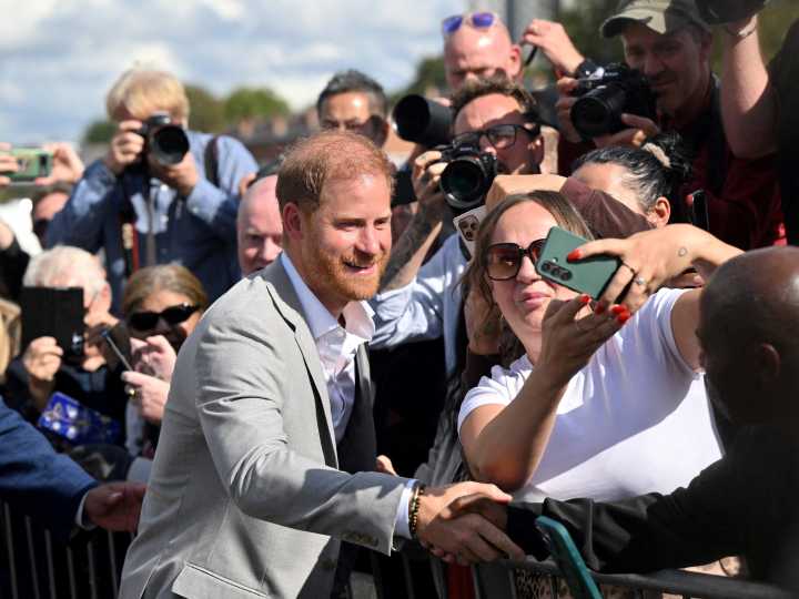 Victoria para Harry: Londres reevaluará su seguridad y el príncipe podría volver con Meghan al Reino Unido