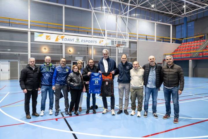 El nuevo pabellón de Sedaví renace tras la riada gracias a la Fundación ACB