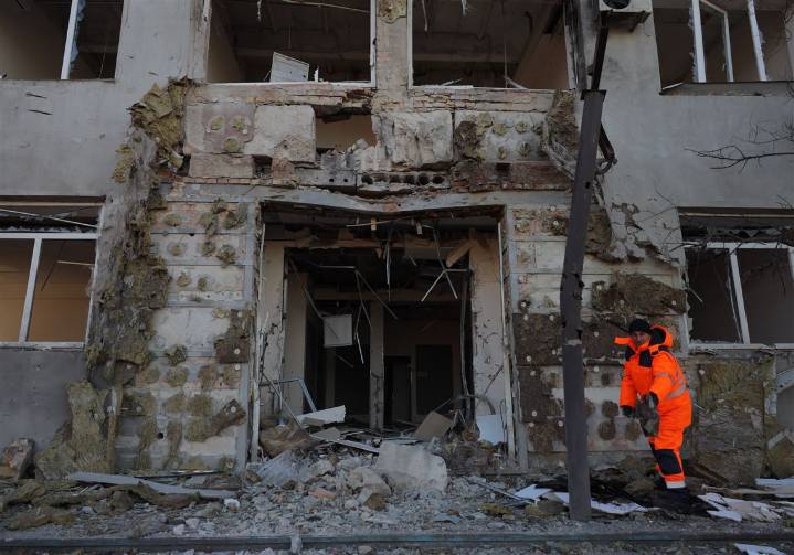 Drone attack kills 2 in Russia as millions in Ukraine lose power