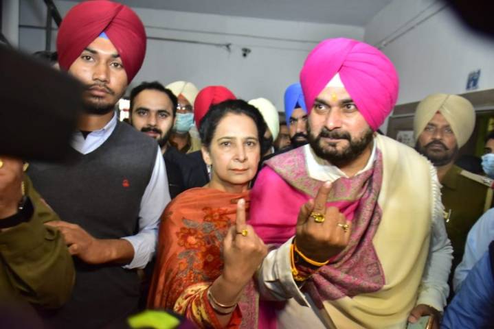 Sidhu will return to active politics if Cong declares him CM face: Navjot Kaur