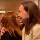 María Corina Machado se reunió con hija de Sebastián Piñera y prometió visita a Chile