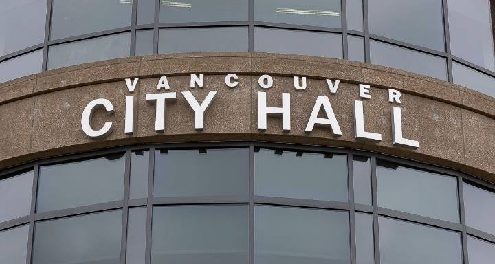 Vancouver City Council votes to bring back public comment on any subject at council meetings