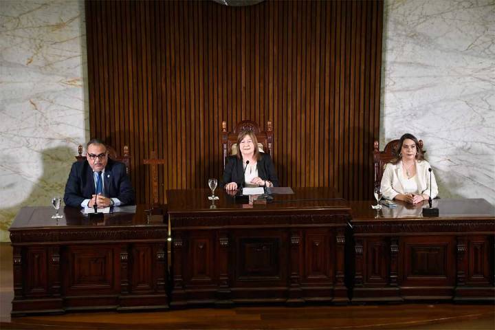 Inició la sesión en la Legislatura y Elías Suárez asume como nuevo gobernador de Santiago del Estero