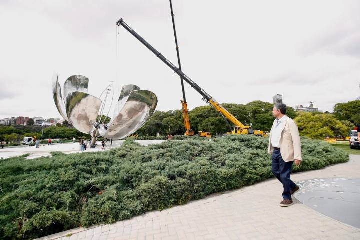 La Floralis Genérica vuelve a brillar tras una reparación única con técnicas aeroespaciales