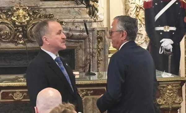 Mientras se demora el acuerdo con EE.UU., Milei le desplegó la alfombra roja a Lamelas