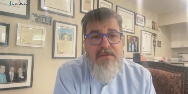 Texas attorney sentenced for illegally soliciting Hawaii wildfire victims