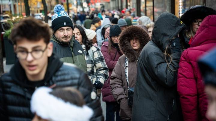 One Tech Tip: Up your Christmas shopping game with AI tools