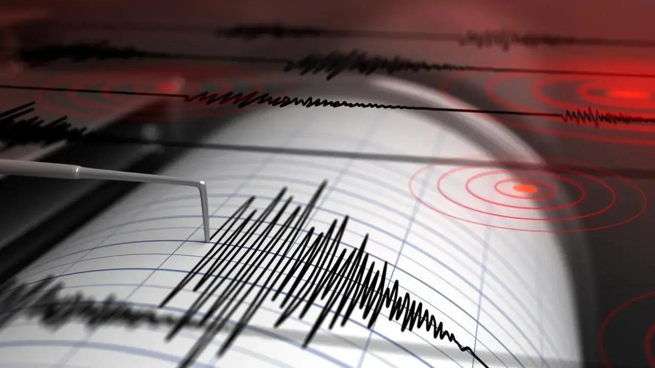Earthquake of 7.2 magnitude strikes off Japan's coast, triggers tsunami alert