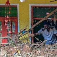Devastating landslides turn Sri Lanka village into burial ground