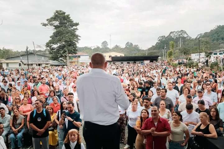 El empresario cafetero que quiere llegar al Congreso: multitudinario respaldo a “Chucho” Bedoya