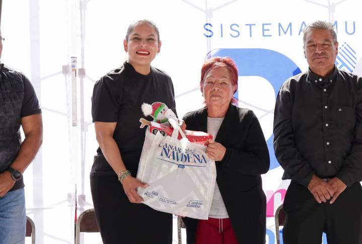 Inicia Lupita Cuautle entrega de Canasta Navideña 2025