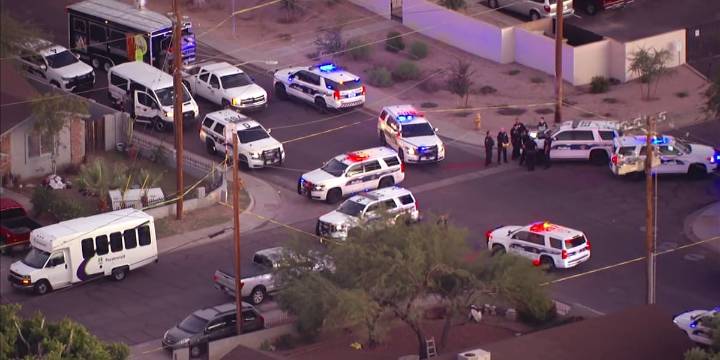 Large police presence in south Phoenix neighborhood