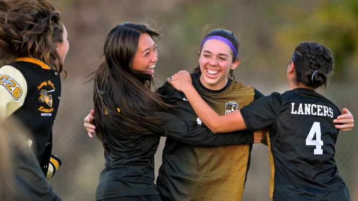 Sunny Hills girls soccer tops La Mirada with two big plays in final two minutes