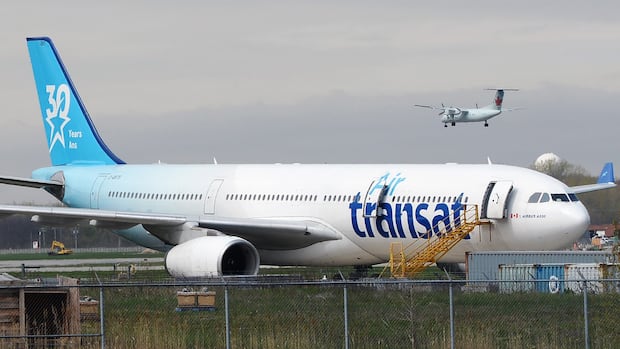 Air Transat cancels 6 flights in anticipation of pilots' strike deadline