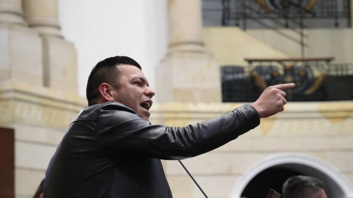 Jota Pe Hernández se despachó en redes: “Deja de payasear, báñate, desenguayábate”