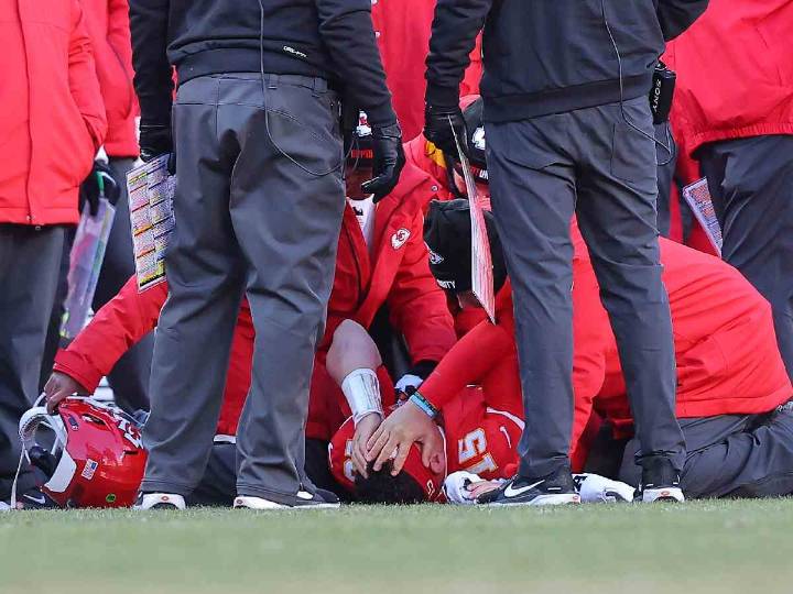 Mahomes se lesiona y los Chiefs quedan fuera de playoffs