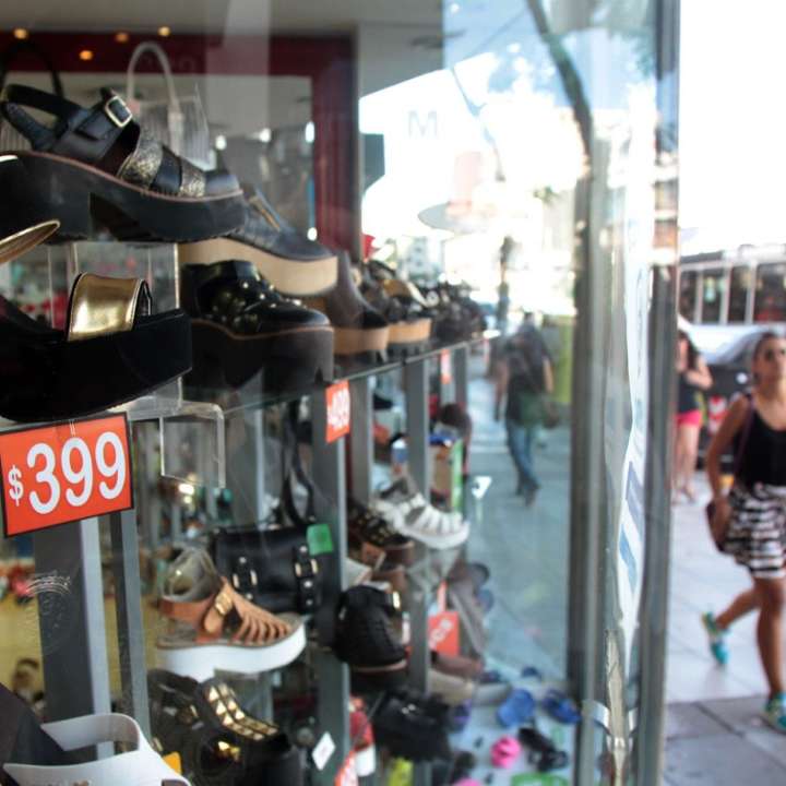 Se desplomó el consumo en noviembre y las ventas de las pymes cayeron más del 9% respecto a octubre