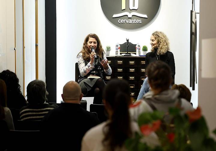 «Mi literatura es esperanzada. Vivir es un milagro y hay que disfrutarlo»