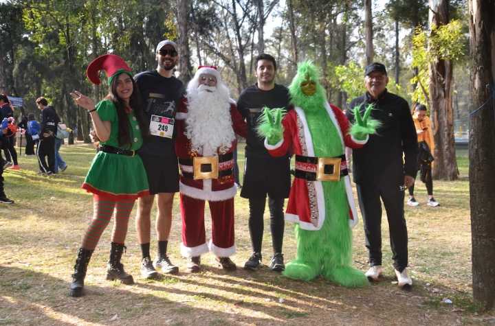 Exitosa, la Primera Carrera Atlética Navideña de CUSAEM