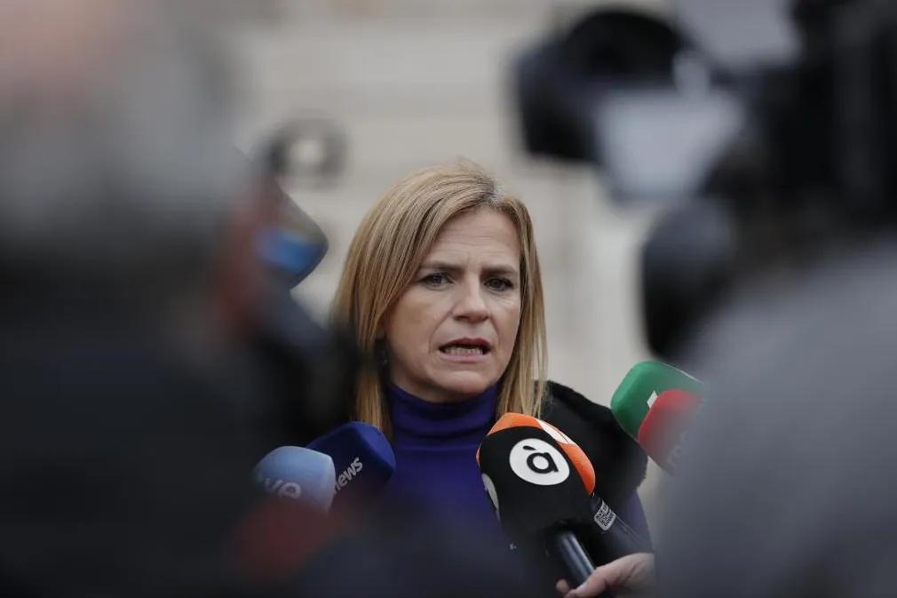 El PSOE evita de momento trasladar a la Fiscalía las denuncias de acoso sexual del 'caso Salazar' mientras crece la tormenta dentro del partido por el "error" en la gestión